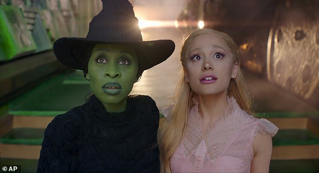 Isso ocorre em meio ao sucesso de Wicked, que lhe rendeu sua primeira indicação ao Globo de Ouro. No início desta semana, também foi anunciado que Grande recebeu a indicação do Critics Choice na categoria Melhor Atriz Coadjuvante; retratada como Galinda ao lado de Cynthia Erivo como Elphaba em Wicked ainda