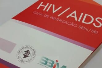 Geriatra chama atenção para aumento de casos de HIV em idosos