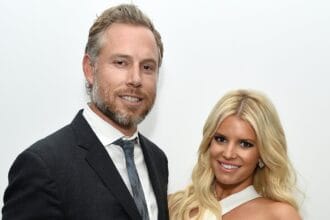 Jessica Simpson e seu marido Eric Johnson SEPARAM-SE após 10 anos enquanto ela sugere um grande drama conjugal