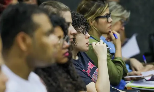 'Violência institucional': candidatos negros vivem