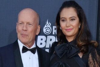 A esposa de Bruce Willis admite que as trágicas mortes de Gene Hackman e Betsy chegaram em casa em meio a batalha de demência do ator